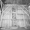 Interieur stal, houten wand - Enkhuizen - 20339153 - RCE -  Boerderijen/ Stal: Interieur stal, houten wand 