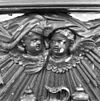 Detail communiebank - Enkhuizen - 20070558 - RCE -  Oud Kath.Kerk: detail communiebank 