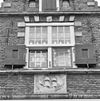 Exterieur VOORGEVEL, GEVELSTEEN, DETAIL - Enkhuizen - 20279676 - RCE -  Exterieur VOORGEVEL, GEVELSTEEN, DETAIL 