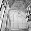 Interieur stal, houten wand - Enkhuizen - 20339154 - RCE -  Boerderijen/ Stal: Interieur stal, houten wand 