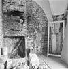 INTERIEUR, MUUR EN GEWELFAANZET TIJDENS RESTAURATIE - Haarlem - 20281130 - RCE -  REMONSTRANSE HOFJE (V.M. URSULAKAPEL): INTERIEUR, MUUR EN GEWELFAANZET TIJDENS RESTAURATIE 