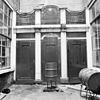 Binnenplaats met kastenwand - Haarlem - 20098396 - RCE -  binnenplaats met kastenwand 