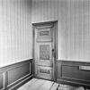 Interieur, deur in linker voorkamer - Haarlem - 20097533 - RCE -  interieur, deur in linker voorkamer 