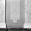 Interieur- detail van de wandversiering van de hal - Haarlem - 20096609 - RCE -  Teylerstichting: Interieur: detail van de wandversiering van de hal 