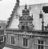 Deel van de zijgevel met geveltop - Haarlem - 20096363 - RCE -  Vleeshal: Deel van de zijgevel met geveltop 