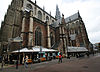 Wiki takes Haarlem - Oude Groenmarkt huisjes tegen kerk -  Haarlem - Oude Groenmarkt, huisjes tegen de kerk 