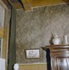 interieur, KAMER ( FONDS VAN ZANTEN ), IMITATIE GOUDLEER BEHANG, DETAIL