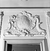 Interieur hal stucwerk boven deur - Heemskerk - 20104436 - RCE -  Kasteel Marquette: interieur hal stucwerk boven deur 