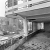 Hotelgedeelte, eerste verdieping, gedeelte dakterras met balustrade en gedeelte van hoekbalkon - Hilversum - 20341412 - RCE -  Gooiland: Hotelgedeelte, eerste verdieping, gedeelte dakterras met balustrade en gedeelte van hoekbalkon 