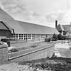 G. Metsulaan - Hilversum - 20347034 - RCE -  Fabritiusschool: Overzicht vanaf de zijde speelplaats, gezien vanaf hoek P. Potterlaan / G. Metsulaan 