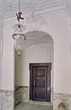 Interieur hal, deurpartij naar kerk - Hoorn - 20349974 - RCE -  FOREESTENHUIS: Interieur hal, deurpartij naar kerk 