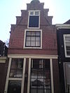 Huis met smal trapgeveltje xvii, pui