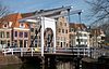 Houten klapbrug Korenmarkt-Bierkade, in 1937 vernieuwd (Engeltjesbrug)