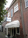 Pakhuis met eenvoudige architectuur