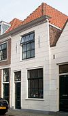 Pand met verdieping en schilddak