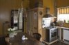 Interieur, overzicht van de keuken