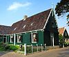 Voorste gedeelte van een L-vormig pand 1 -  Front of an L-shaped wooden building