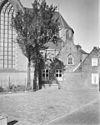Exterieur overzicht van de zuid-zijde van het koor - Naarden - 20161937 - RCE -  Nederlands Hervormde Grote Kerk (Sint Vituskerk): exterieur overzicht van de zuid-zijde van het koor 