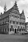 Voor- en gedeelte zijgevel - Naarden - 20162482 - RCE -  Stadhuis: voor- en gedeelte zijgevel 