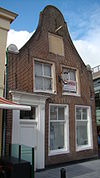 Hoekhuis met klokgevel