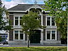 WLM - M.arjon - Purmerend, Plantsoengracht 8 (2) - Villa 'Clementine', gebouwd in 1880 in eclectische trant door de plaatselijk bekende architect J.V. Lankelma. De villa was bestemd voor de houthandelaar Nicolaas S.A. Brandjes en werd vernoemd naar diens echtegenote Clementine van Rijn. Na bewoning kreeg het pand als gemeentelijk eigendom kantoorbestemmingen, waaronder die als tijdelijk raadhuis (1910), kantongerecht (1913) en kantoor voor de ontvanger der Registratie en Domeinen, en t.b.v. het Ministerie van Landbouw, die er tot op heden huurd…