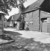 Rechter zijgevel met schuur - Broek in Waterland - 20043859 - RCE -  rechter zijgevel met schuur 