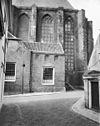 Exterieur koor naar het noorden - Weesp - 20252202 - RCE -  Nederlands Hervormde Kerk: exterieur koor naar het noorden 