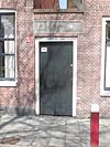 Weesp - Poortje Oudegracht 39-41 RM38618.JPG -  Poortje Oudegracht 39-41 Weesp. Het opschrift luidt: Anno 1710 Al voor een ander 