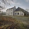 Exterieur overzicht voorgevel hoofdgebouw en bijgebouw - 20000752 - RCE -  Exterieur overzicht voorgevel hoofdgebouw en bijgebouw 