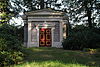Prive-begraafplaats met grafmonument van de familie van Rechteren-Limpurg4.JPG