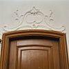 Interieur hal, detail van gerestaureerd stucwerk boven deur - Deventer - 20337240 - RCE -  Stucwerk: Interieur hal, detail van gerestaureerd stucwerk boven deur 