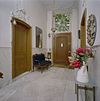 Interieur, overzicht gang richting voordeur met bovenlicht - Deventer - 20335643 - RCE -  Gang/ Bovenlicht: Interieur, overzicht gang richting voordeur met bovenlicht 