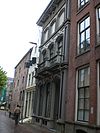 Overladen gepleisterde