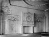 Interieur, hal met stucwerk en schouw - Deventer - 20054425 - RCE -  Stadhuis: Interieur, hal met stucwerk en schouw (opmerking: In: Buiten ; 16(1922), nr. 9, p. 104) 