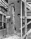 Deel van de voorgevel met hardstenen achterpui - Deventer - 20055650 - RCE -  Boterwaag: deel van de voorgevel met hardstenen achterpui 