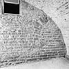 Kelder links achter, detail rechter zijmuur - Deventer - 20054473 - RCE -  Stadhuis: kelder links achter, detail rechter zijmuur 