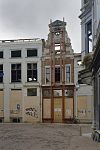 Overzicht voorgevel in de steigers, na brand - Deventer - 20334546 - RCE -  Overzicht voorgevel in de steigers, na brand 