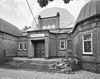 Bij het Mauthausen monument naast de hoofdingang van de synagoge te Enschede zijn bloemen gelegd - Enschede - 20338364 - RCE -  Synagoge: Bij het Mauthausen monument naast de hoofdingang van de synagoge te Enschede zijn bloemen gelegd 