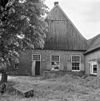 Overzicht van de voorgevel van de boerderij, rechts de boavenkamer - Haaksbergen - 20095246 - RCE -  Brummelhoes: Overzicht van de voorgevel van de boerderij, rechts de boavenkamer 
