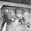 Interieur van watergedreven molen met onderslagrad, kollergang, wentelas (liggend) - Haaksbergen - 20283585 - RCE -  Oostendorperwatermolen: Interieur van watergedreven molen met onderslagrad, kollergang, wentelas (liggend) 