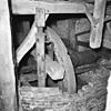 Interieur van watergedreven molen met onderslagrad, souterrain, waterwiel - Haaksbergen - 20283566 - RCE -  Oostendorperwatermolen: Interieur van watergedreven molen met onderslagrad, souterrain, waterwiel 