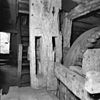 Interieur van watergedreven molen met onderslagrad, souterrain, stijl - Haaksbergen - 20283560 - RCE -  Oostendorperwatermolen: Interieur van watergedreven molen met onderslagrad, souterrain, stijl 