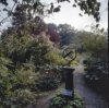 Overzicht van de oude proeftuin uit 1927 met zonnewijzer