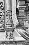 Exterieur VOORGEVEL, NATUURSTENEN ORNAMENTEN, DETAIL - Ambt Delden - 20273658 - RCE -  KASTEEL TWICKEL: Exterieur VOORGEVEL, NATUURSTENEN ORNAMENTEN, DETAIL 