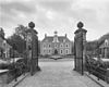 Exterieur overzicht voorgevel - Diepenheim - 20311274 - RCE -  Huis Warmelo: Exterieur overzicht voorgevel (opmerking: PUBL.: PRIVATE COUNTRY HOUSES) 