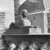 Sfinx op de rechter balustrade - Markelo - 20150641 - RCE -  Huis Weldam: Sfinx op de rechter balustrade 