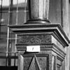 Detail middenwand schepenstoel - Kampen - 20121936 - RCE -  Raadhuis: detail middenwand schepenstoel 