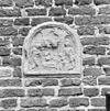 Achtergevel, detail, gevelsteen met kersttafreel - Kampen - 20345017 - RCE -  Voormalig Bethelehemsvergadering: Achtergevel, detail, gevelsteen met kersttafreel (opmerking: Gefotografeerd voor Huizen in Nederland, Hendrick de Keyser) 