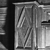Detail middenwand schepenstoel - Kampen - 20121929 - RCE -  Raadhuis: detail middenwand schepenstoel 