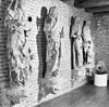 Interieur beelden, oorspronkelijk afkomstig van het raadhuis (details) - Kampen - 20121726 - RCE -  Korenmarktpoort: interieur beelden, oorspronkelijk afkomstig van het raadhuis (details) 